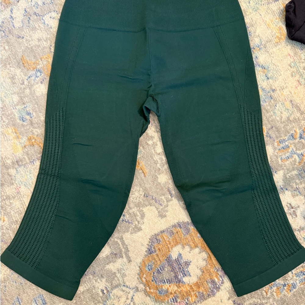Lululemon Athletica Green Leggings for Versatile Style